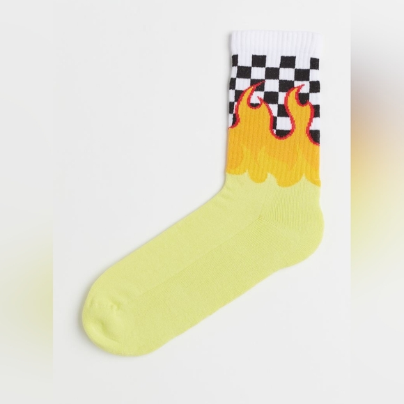 H&M Yellow Flames / Checkered Fun Socks  Mens SZ 10-11.5 - Picture 1 of 1